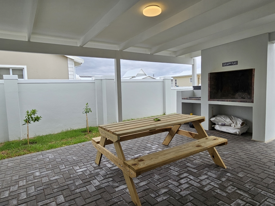 2 Bedroom Property for Sale in Wavecrest Eastern Cape